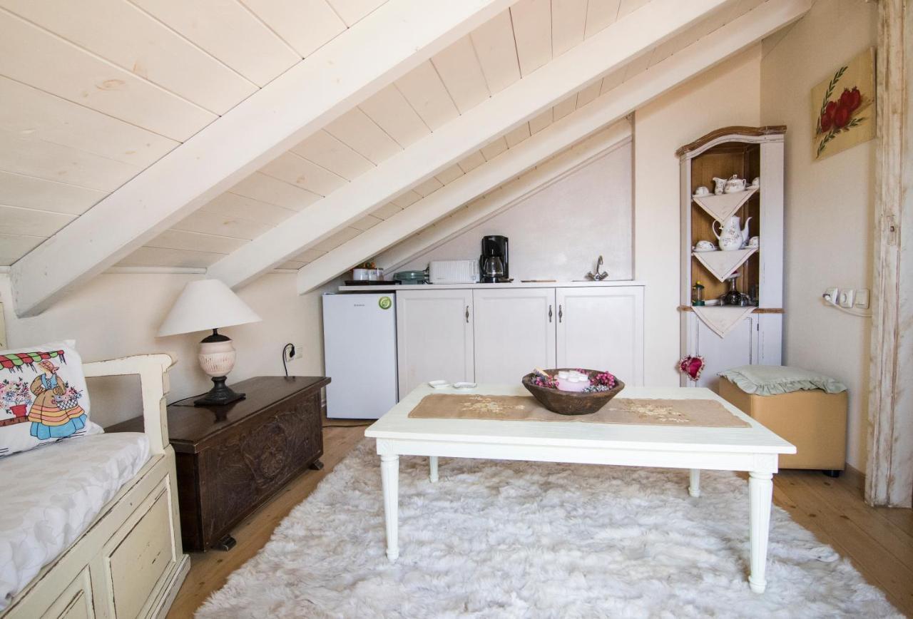 Cozy Attic Apartment Arachova Exterior photo